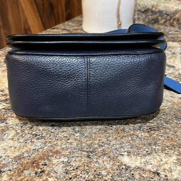COACH EUC Saddle Leather Horse & Carriage Crossbody Midnight Blue - Picture 7 of 10